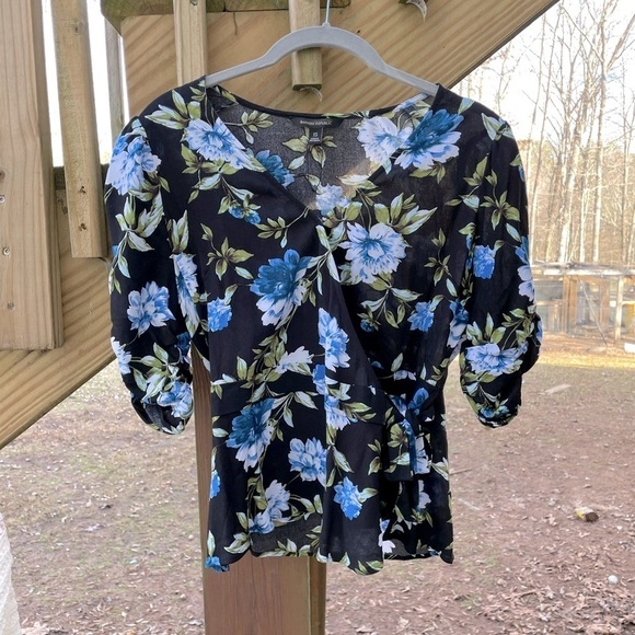 Banana Republic Genuine wrap style floral top - Picture 1 of 9